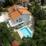 Daire Dragi With Pool, Sauna, & Whirlpool Opatija