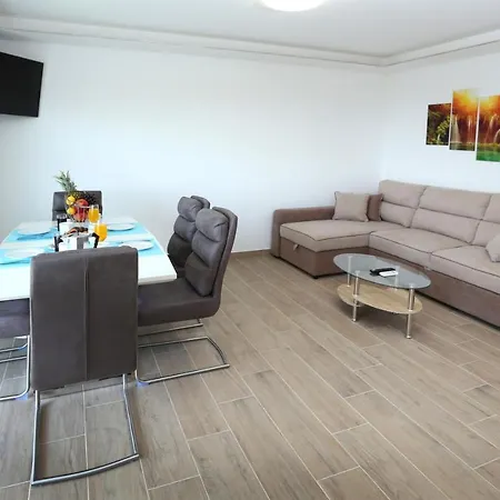 Dragi With Pool, Sauna, & Whirlpool Apartment *