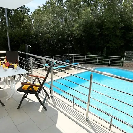 Apartment Dragi With Pool, Sauna, & Whirlpool
