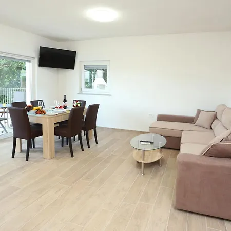 Dragi With Pool, Sauna, & Whirlpool Apartment