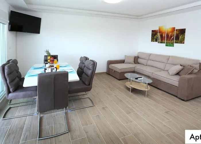 Dragi With Pool, Sauna, & Whirlpool Appartement *