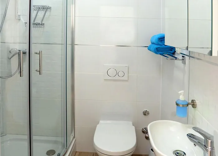 Dragi With Pool, Sauna, & Whirlpool *