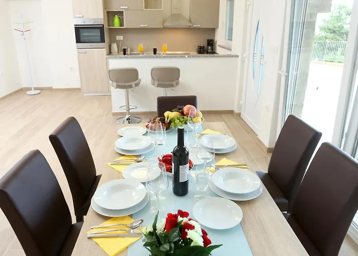 Appartement Dragi With Pool, Sauna, & Whirlpool Opatija