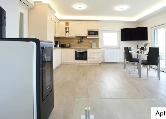 Dragi With Pool, Sauna, & Whirlpool Appartement Opatija