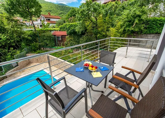 Dragi With Pool, Sauna, & Whirlpool Appartement *