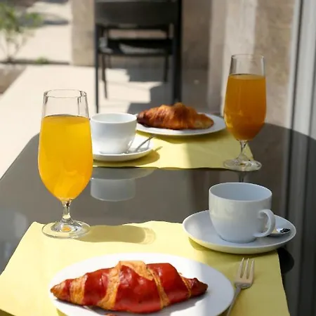 Dragi With Pool, Sauna, & Whirlpool Апартаменты *