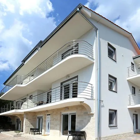 Dragi With Pool, Sauna, & Whirlpool Опатия