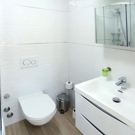 公寓 Dragi With Pool, Sauna, & Whirlpool