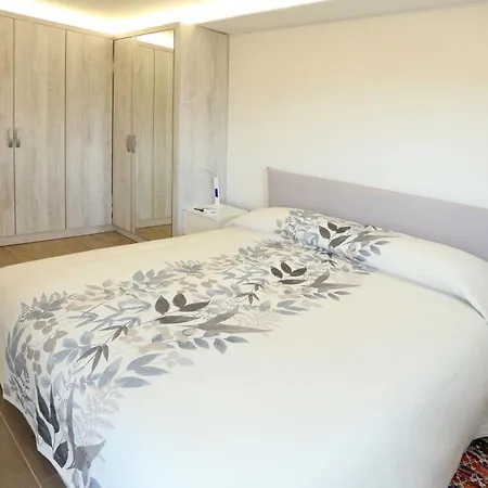 Апартаменты Dragi With Pool, Sauna, & Whirlpool