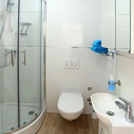 Dragi With Pool, Sauna, & Whirlpool *