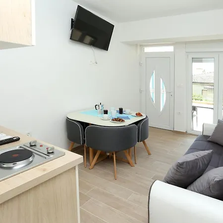 Dragi With Pool, Sauna, & Whirlpool * 奥帕提亚