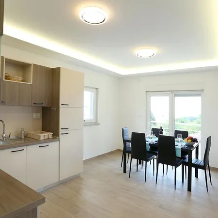 Dragi With Pool, Sauna, & Whirlpool Апартаменты Опатия