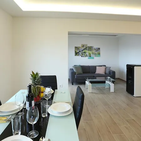 Dragi With Pool, Sauna, & Whirlpool Апартаменты Опатия