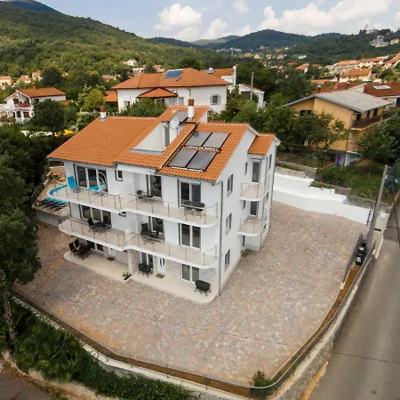 Appartement Dragi With Pool, Sauna, & Whirlpool