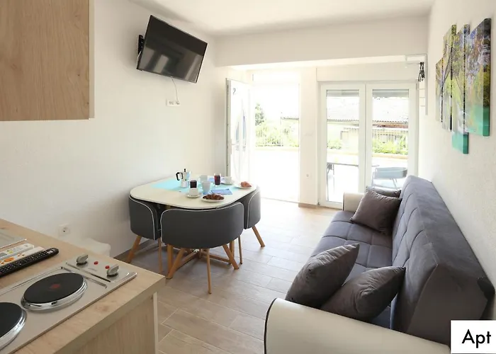 Lejlighed Dragi With Pool, Sauna, & Whirlpool *