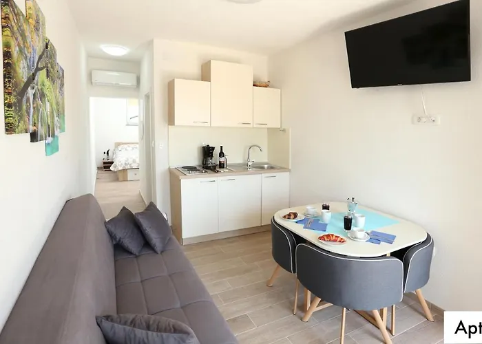 Dragi With Pool, Sauna, & Whirlpool *