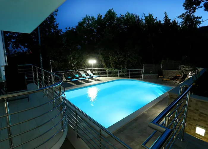 Lejlighed Dragi With Pool, Sauna, & Whirlpool