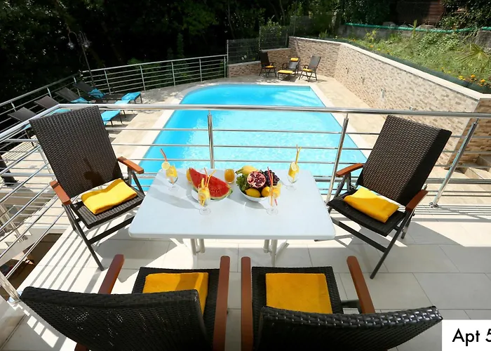 Dragi With Pool, Sauna, & Whirlpool 오파티아