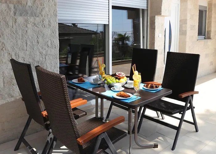 Dragi With Pool, Sauna, & Whirlpool 오파티아