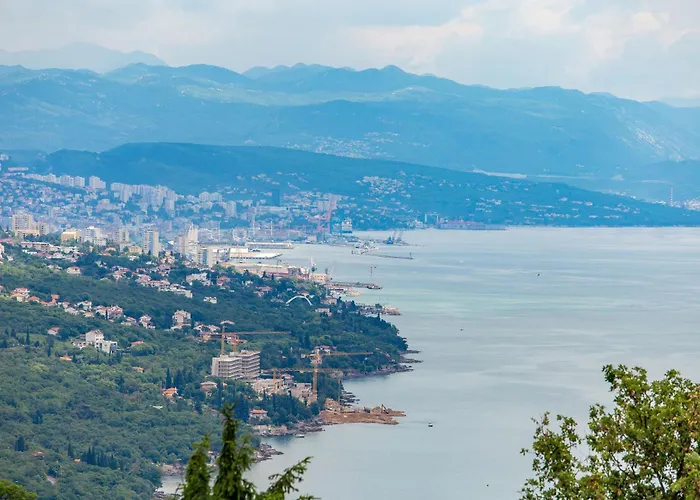 Dragi With Pool, Sauna, & Whirlpool *