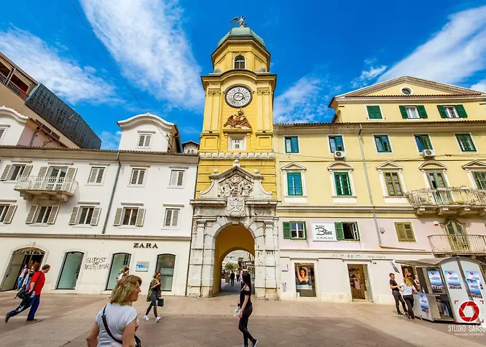 Dragi With Pool, Sauna, & Whirlpool Apartment *