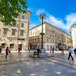 Dragi With Pool, Sauna, & Whirlpool Daire