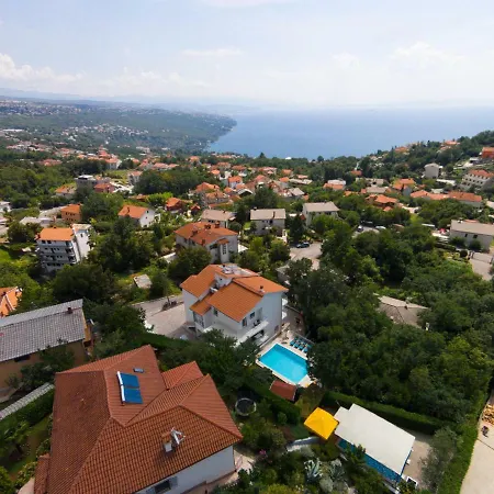 Dragi With Pool, Sauna, & Whirlpool *