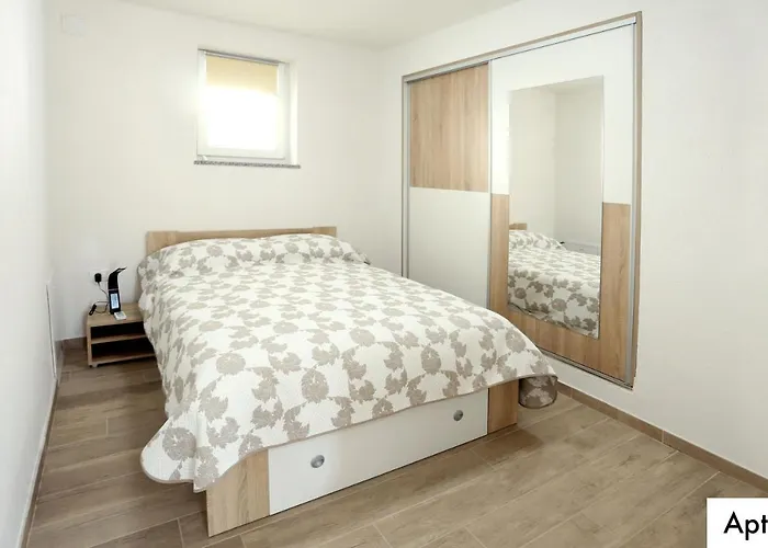 Dragi With Pool, Sauna, & Whirlpool