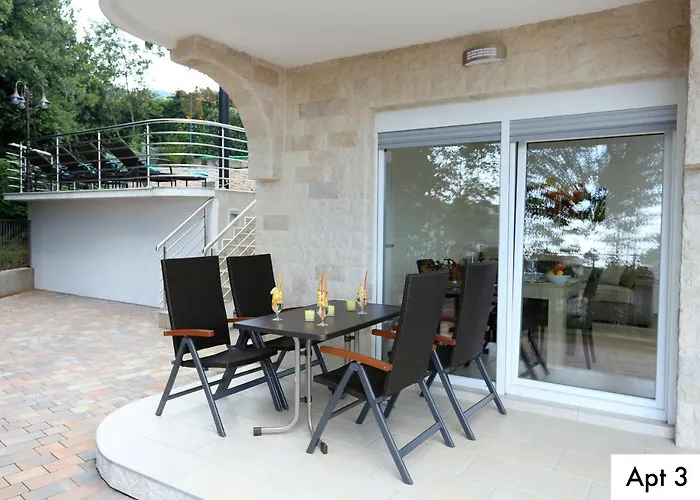 Dragi With Pool, Sauna, & Whirlpool Apartamento