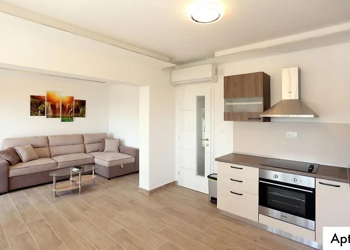 Apartamento Dragi With Pool, Sauna, & Whirlpool *