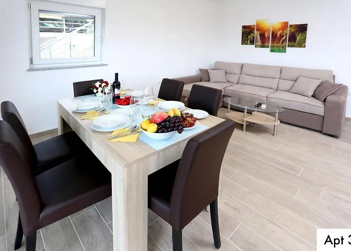 Dragi With Pool, Sauna, & Whirlpool *