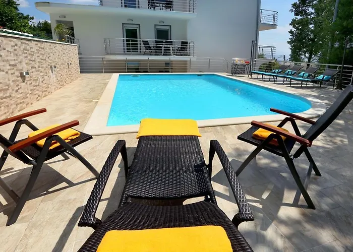 Apartamento Dragi With Pool, Sauna, & Whirlpool *
