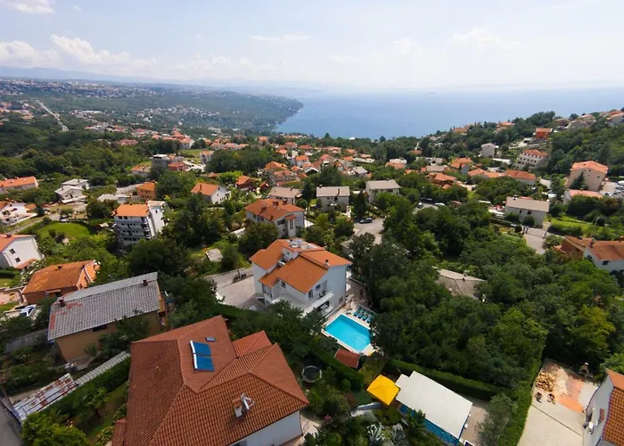 Dragi With Pool, Sauna, & Whirlpool *