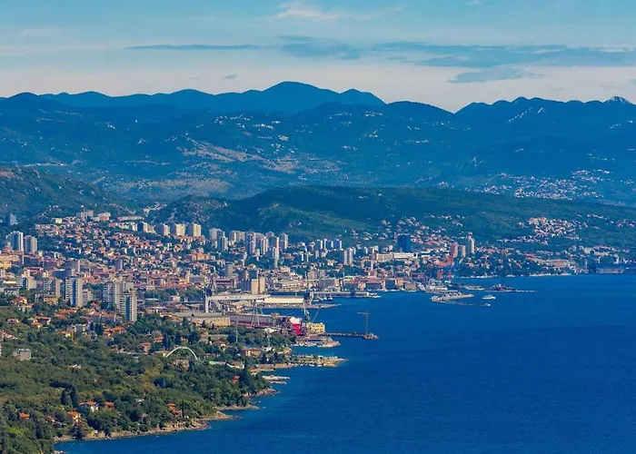 Dragi With Pool, Sauna, & Whirlpool