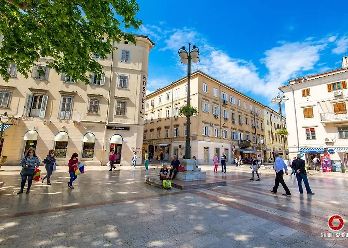 Dragi With Pool, Sauna, & Whirlpool Apartamento