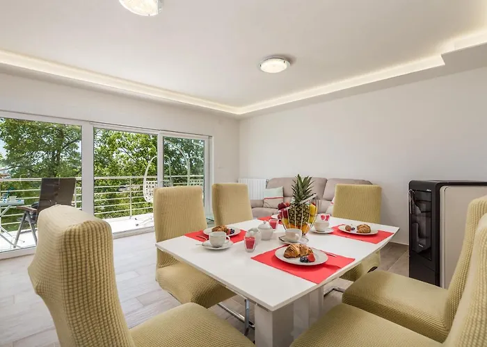 Apartamento Dragi With Pool, Sauna, & Whirlpool